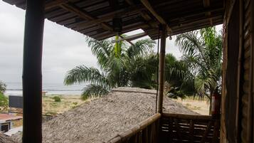 Basic Shared Dormitory | Free WiFi, bed sheets