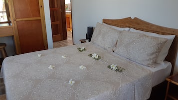 1 bedroom, iron/ironing board, internet, bed sheets