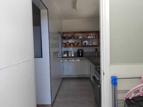 Kühlschrank, Ofen, Herdplatte, Toaster