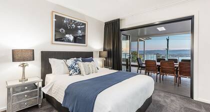 Ellerina Sea Vista - Retraite de luxe avec piscine, vue imprenable sur l'eau, terrasse, promenade jusqu'Ă la plage