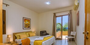 5 quartos, ferros/tábuas de passar roupa, Wi-Fi, roupa de cama