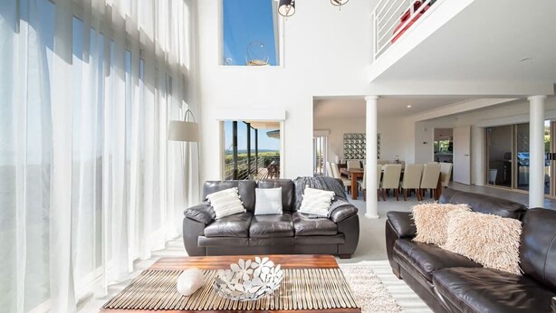 Living area - Vue de la Mer | Luxe Retreat, Tennis, Pool & Views (Mount Martha)