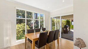 Dining - North Haven | Pet Friendly Family Beach Retreat (Mount Martha)