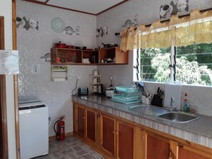 Refrigerador, horno, parrilla de estufa y tostadora 