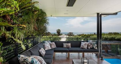 Byron by the Beach | Luxury Heated Pool and Views
