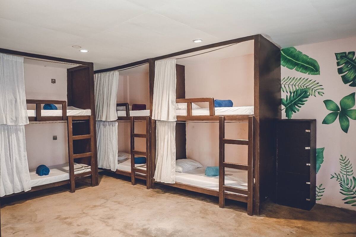 Blackout curtains, free WiFi, bed sheets