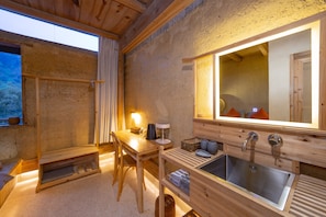 Standard Double Room | Bathroom