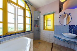 Double Room, Balcony, Sea View | Deep-soaking bathtub - Yellow Submarine (Manzhou)