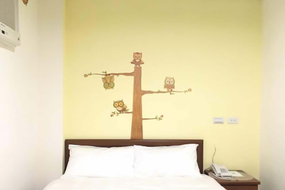 Basic Double Room, 1 Double Bed (206) | Desk, blackout drapes, soundproofing, rollaway beds
