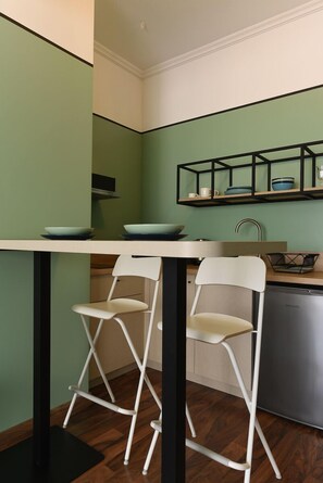 Apartment, 1 Bedroom, City View (4A) | Private kitchenette | Mini-fridge, microwave, stovetop, espresso maker