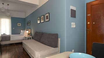 Apartment, 1 Bedroom, City View (6B) | Living area