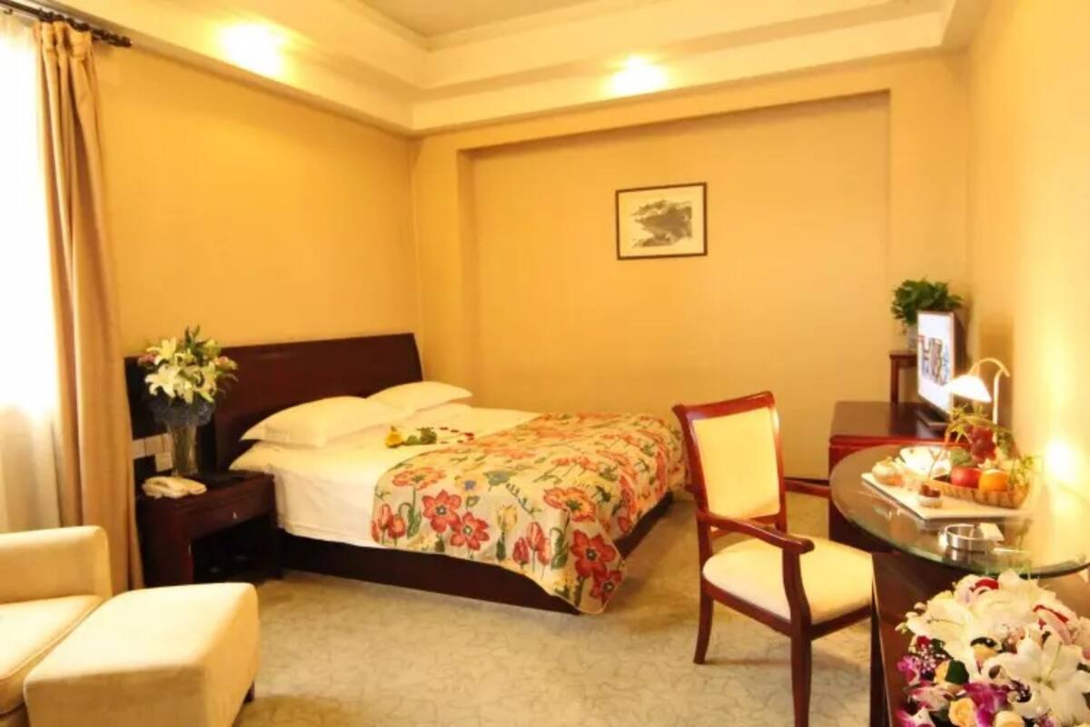 Deluxe Double Room | Desk, blackout drapes, WiFi (free), bed sheets