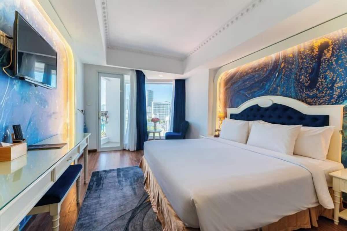 1 bedroom, minibar, in-room safe, desk