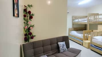 Family Room, Multiple Beds