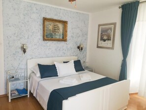 Desk, soundproofing, free WiFi, bed sheets - Castel Nonna Franka (Sutivan)