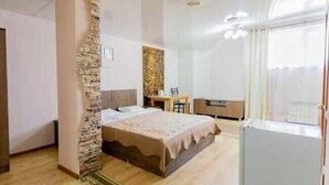 Desk, laptop workspace, blackout drapes, WiFi (free) - Myrza (Astana)
