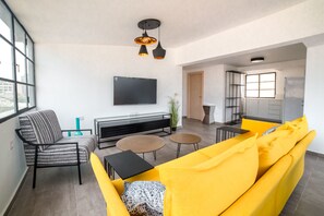 Penthouse, 2 Bedrooms | Individually decorated, individually furnished, blackout drapes - JI Tel Aviv Center (Tel Aviv)