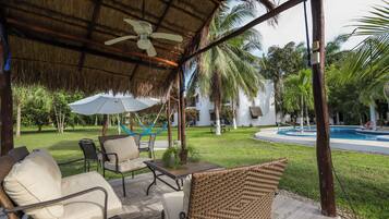 Outdoor pool, sun loungers