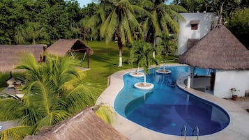 Outdoor pool, sun loungers