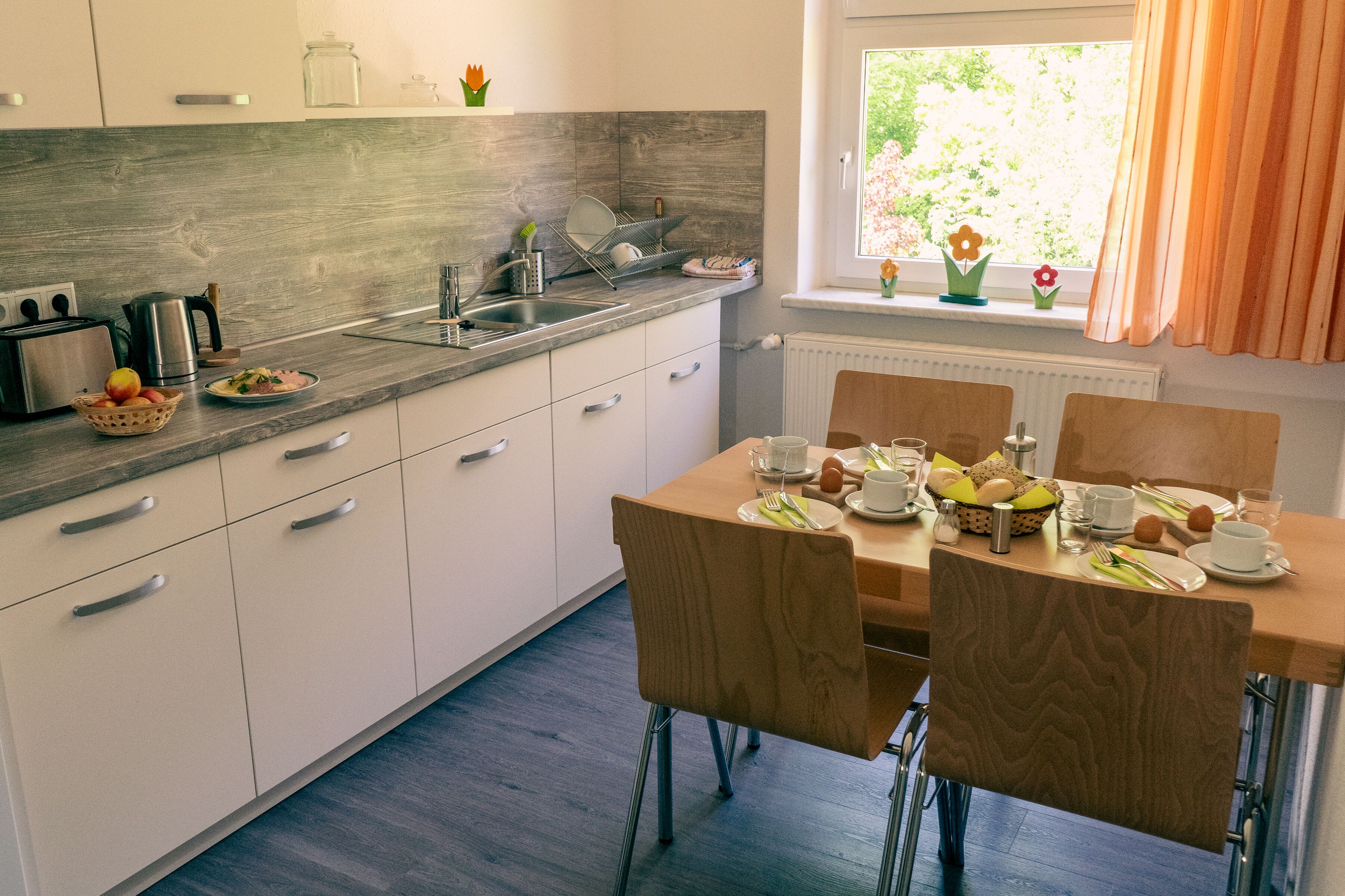 Apartment, Kitchenette | Private kitchenette | Highchair