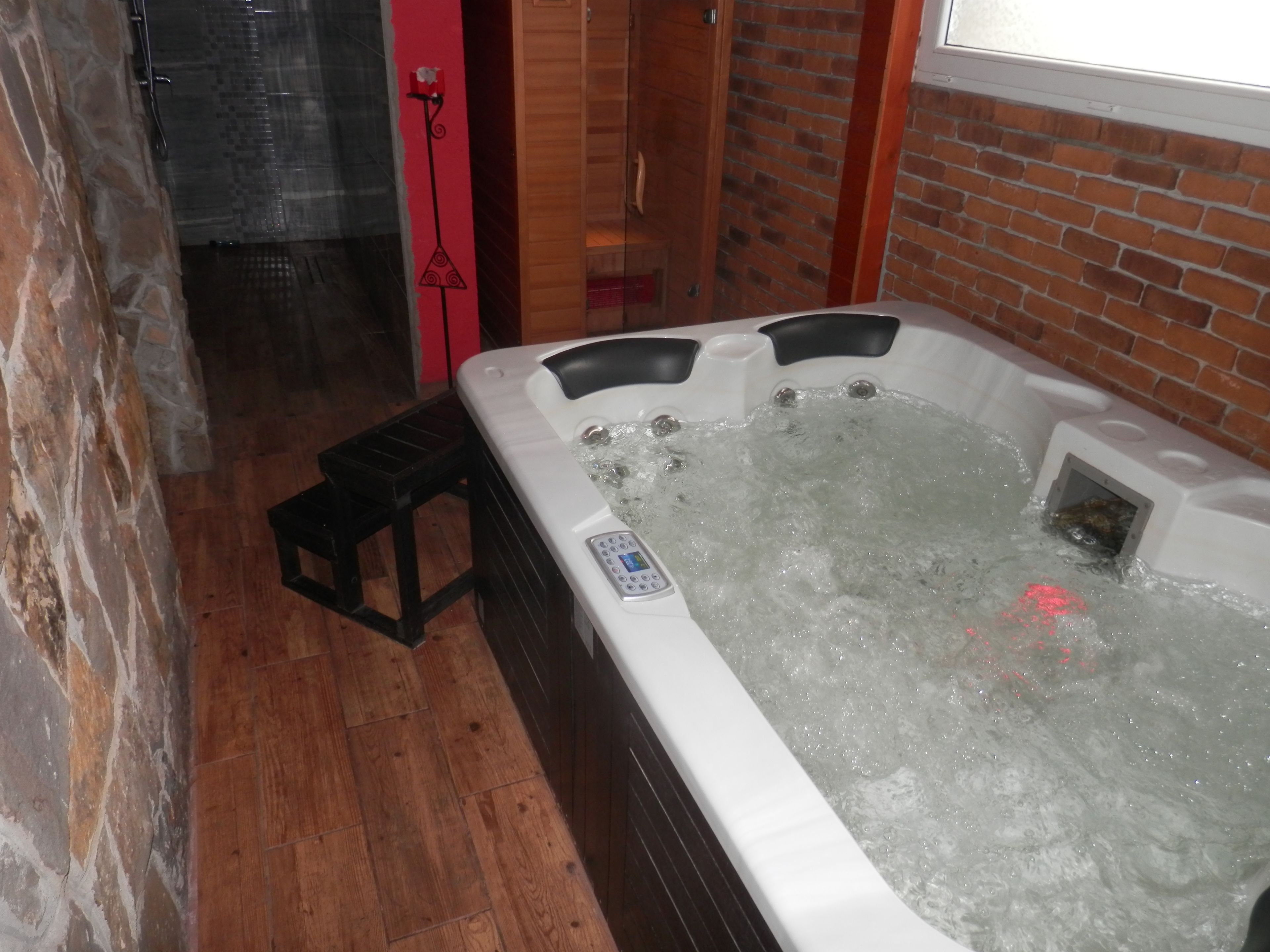 Indoor spa tub