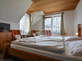 Panoramic Double Room, Mountain View | Desk, laptop workspace, blackout drapes, free WiFi