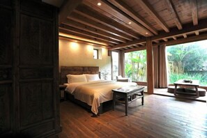 Premium bedding, down duvets, individually decorated - My Love Inn (Lijiang)