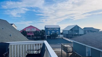 House, 3 Bedrooms | Property grounds