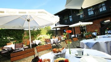 Frühstück, Mittagessen und Abendessen