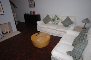 Design Townhome, Multiple Beds, City View | Living area - Stylish Central House next to Castle (Warwick)