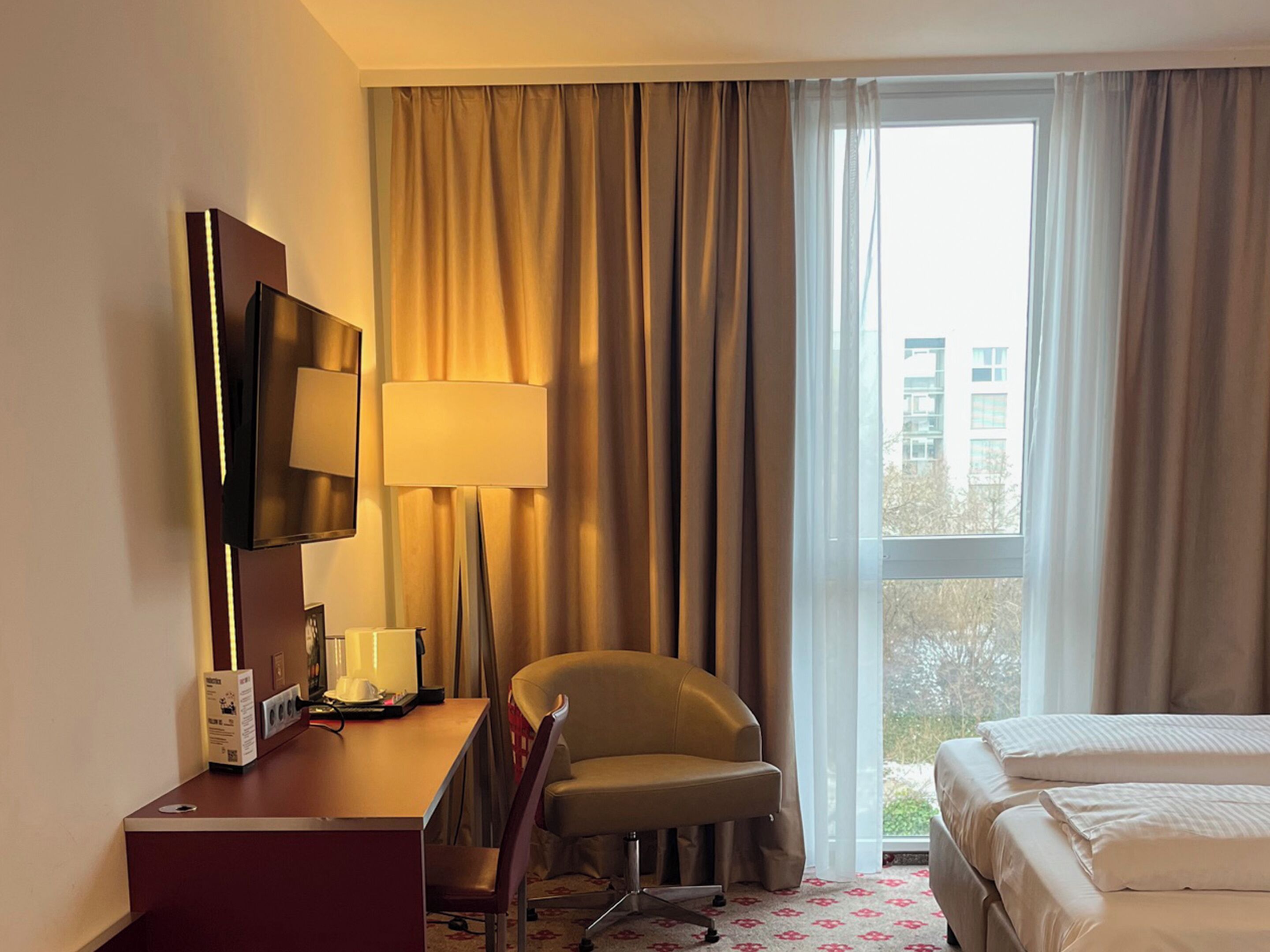 Zweibettzimmer | Allergikerbettwaren, Minibar, Zimmersafe, Schreibtisch