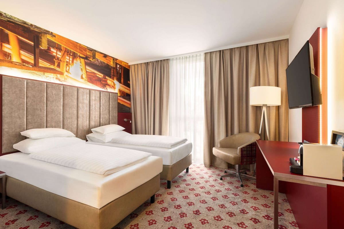 Comfort Twin Room | Hypo-allergenic bedding, minibar, in-room safe, desk