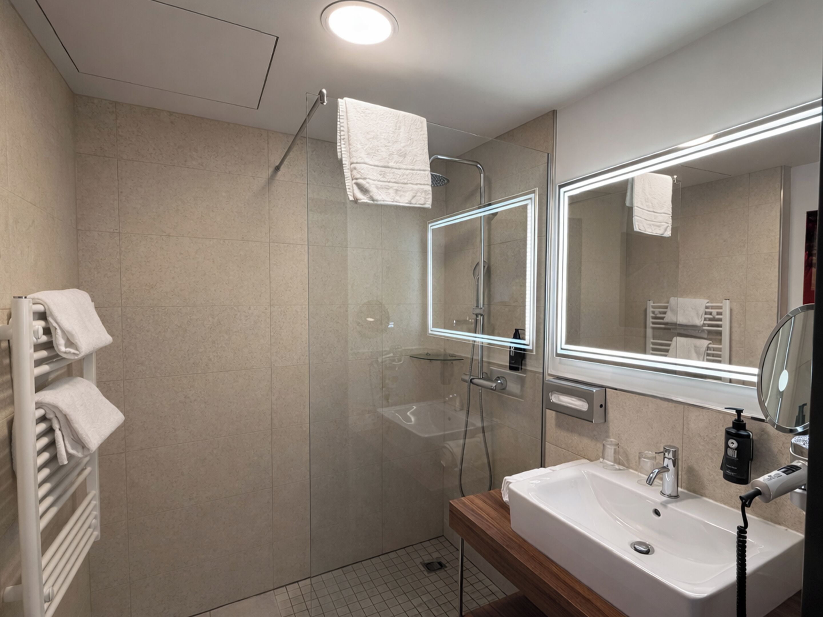 Doppelzimmer | Badezimmer