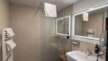 Doppelzimmer | Badezimmer