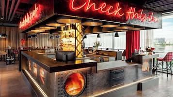 Bar (in der Unterkunft)