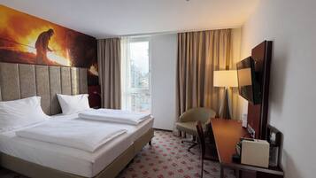 Double Room | Hypo-allergenic bedding, minibar, in-room safe, desk
