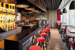 Bar (on property) - DORMERO DeHo Linz (Linz)