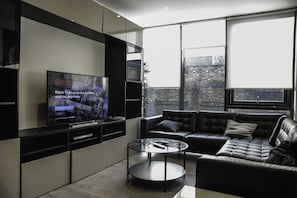 Flat-screen TV - MD Luxury Apartment (London)