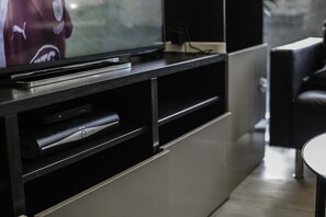 Télévision à écran plat