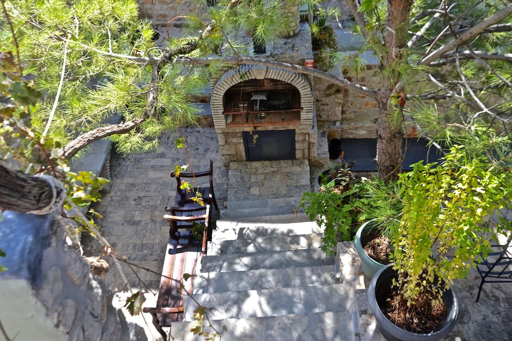 Spitakia Cottages