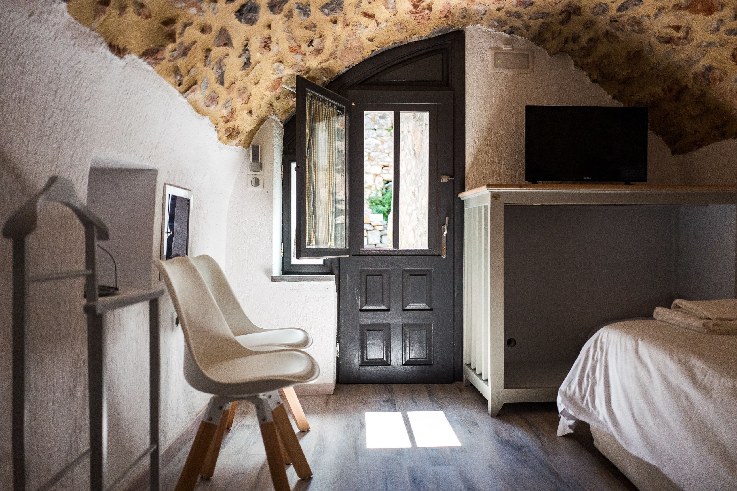 Superior Cottage, 2 Bedrooms, Mountain View, Mountainside (2 Bathrooms) | Pillowtop beds, individually decorated, individually furnished