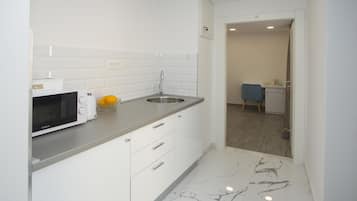 Deluxe Double rooms, shared terrace | 微波爐