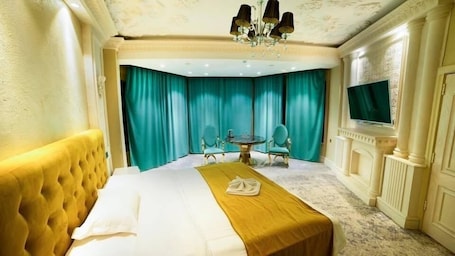 1 bedroom, laptop workspace, blackout drapes, free WiFi