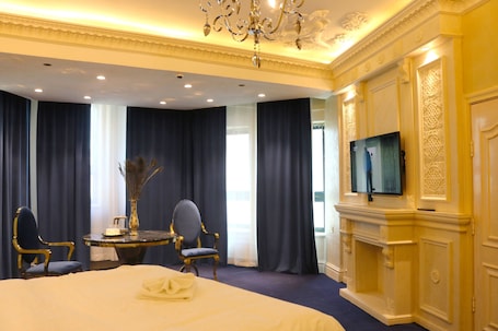 Exclusive Room, City View | 1 bedroom, laptop workspace, blackout drapes, free WiFi. Elegance Hotel