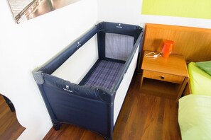Down comforters, free WiFi, bed sheets - 4 JahresZeiten (Meissen)
