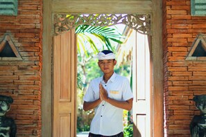 Property entrance - De Rekun Guest House (Ubud)