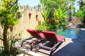 Outdoor pool - De Rekun Guest House (Ubud)