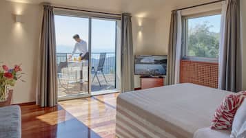 Deluxe Double Room, Terrace, Sea View | 1 bedroom, premium bedding, minibar, blackout drapes