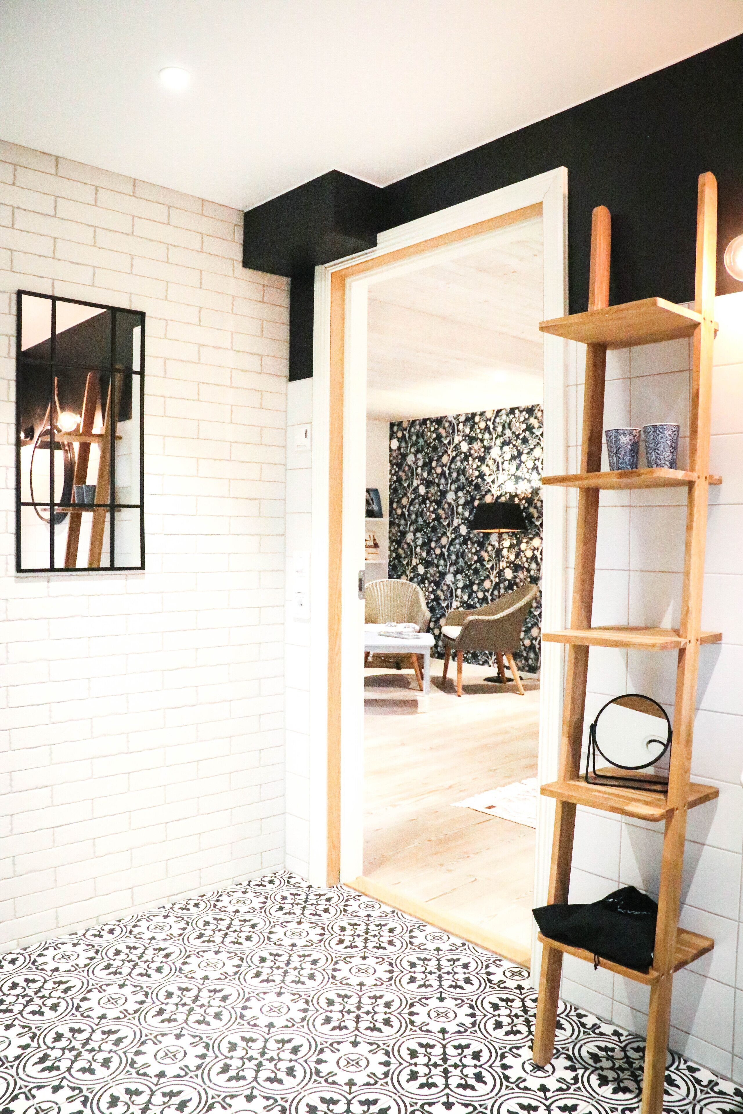 Deluxe Double Room, Garden View (West) | Individually decorated, individually furnished, blackout drapes