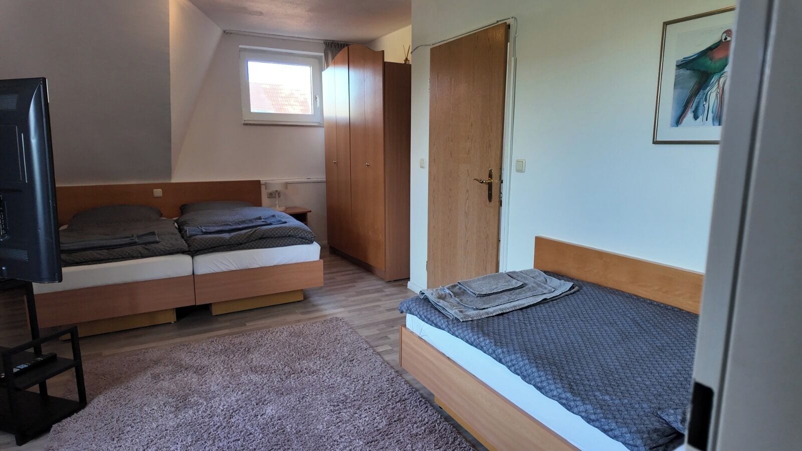 family triple room | free wifi, bed sheets